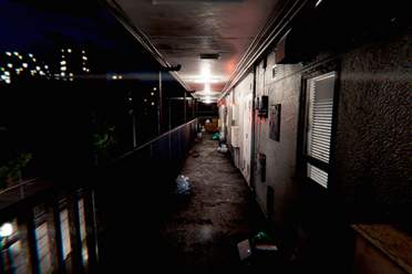 潜行恐怖游戏《变脸公寓》上架Steam！2024年Q3发售