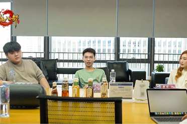 荣耀加身！雄霸冠军战队齐聚线下交流会录制冠军MV！返场商城即将开启！