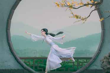 《白蛇：浮生》曝多款制式海报 8月10日七夕上映！