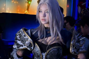 CJ24：暴雪携多款游戏亮相现场！众多COS身材诱人！