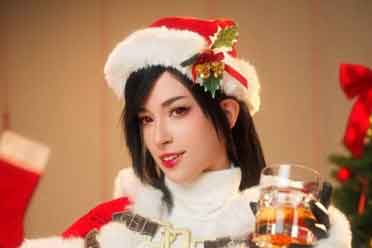 国外辣妹COS《FF7》圣诞节蒂法 热辣性感超越原版！