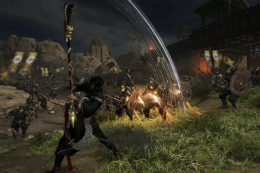 《真三国无双》武器介绍：偃月刀无缝衔接普攻和强攻