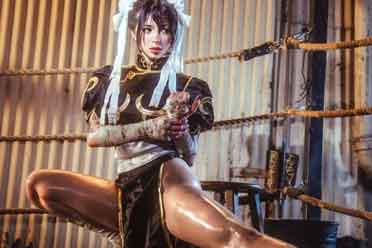 国外小姐姐COS《街头霸王》春丽 这个大粗腿超还原！