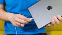 为了“环保”？英国和欧盟新款iPad Pro与Air竟不包含充电器