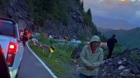 中国最美公路被挤爆 独库公路又成了“堵哭公路”