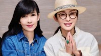 张敏与周慧敏罕见合影：不老女神拥抱玉女掌门人