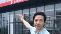 雷军揭秘小米手机新智能工厂:小米自研大部分设备