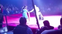 女驯兽师被自己的熊袭击后身亡 丈夫：未给熊戴嘴套